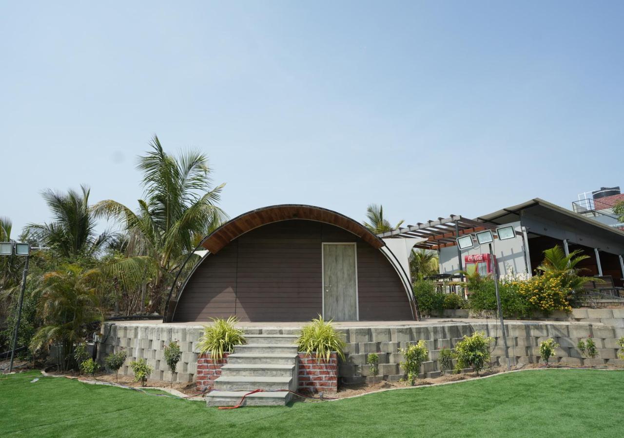 Palm Beach Resort Valsad Extérieur photo