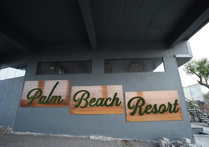 Palm Beach Resort Valsad Extérieur photo